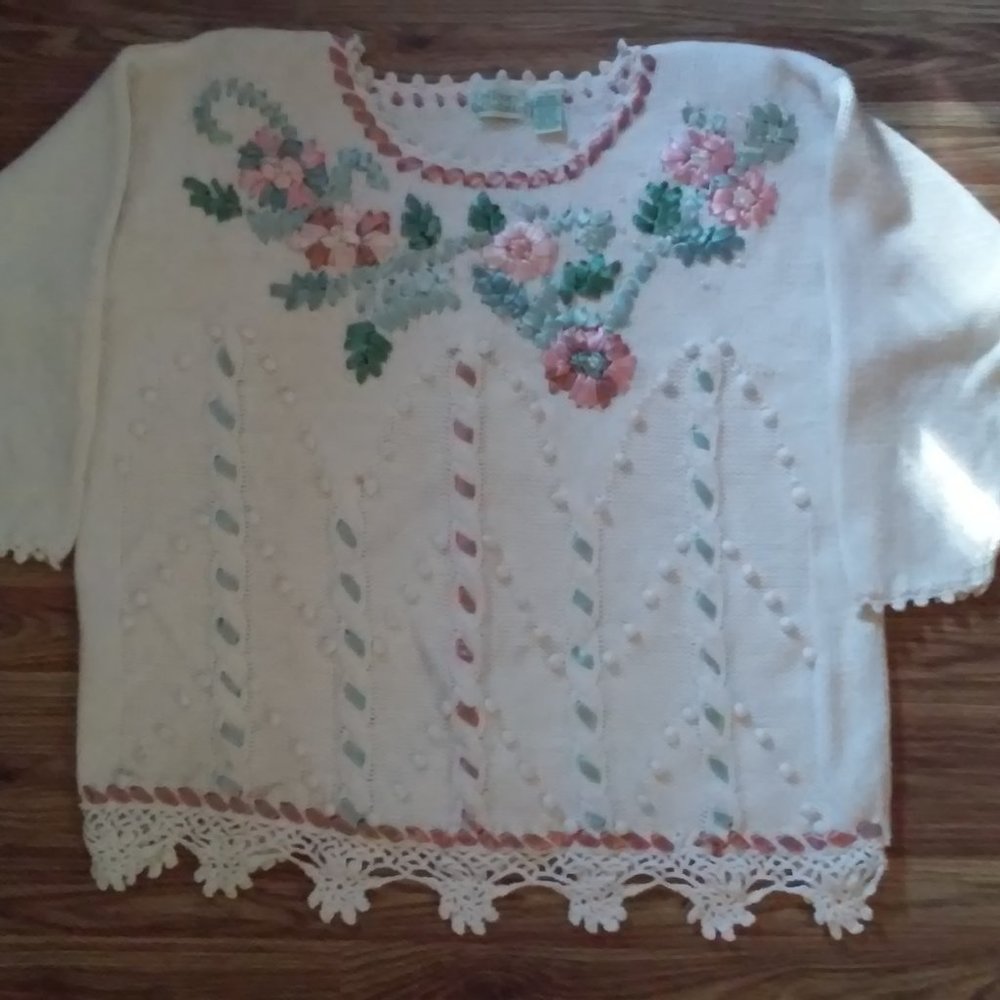 Beautiful White Ribboned Sweater 26" Long 24" Wide SZ L Never Worn with Pearls